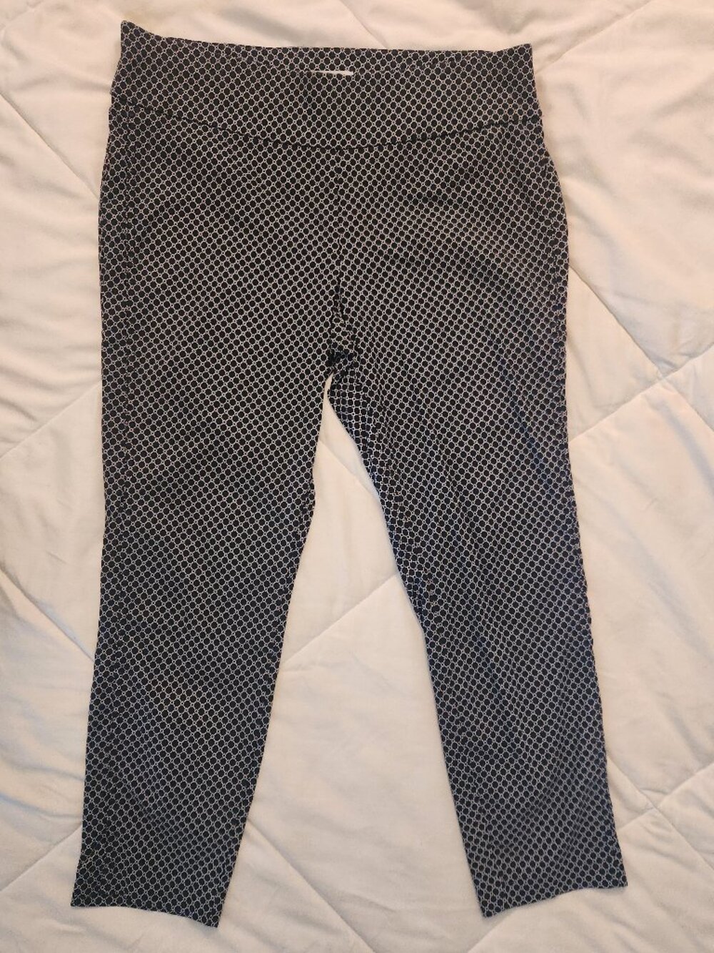 Patterned lightweight capris
